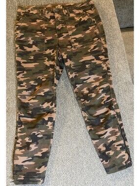 White House Black Market The Slim Ankle Zipper Women's size 8 Green Camo Jeans
